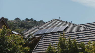 Beneficios fiscales al instalar placas solares en España: Deducciones en el IRPF