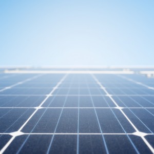 Cómo funcionan los paneles solares: guía sencilla para entender la energía solar fotovoltaica