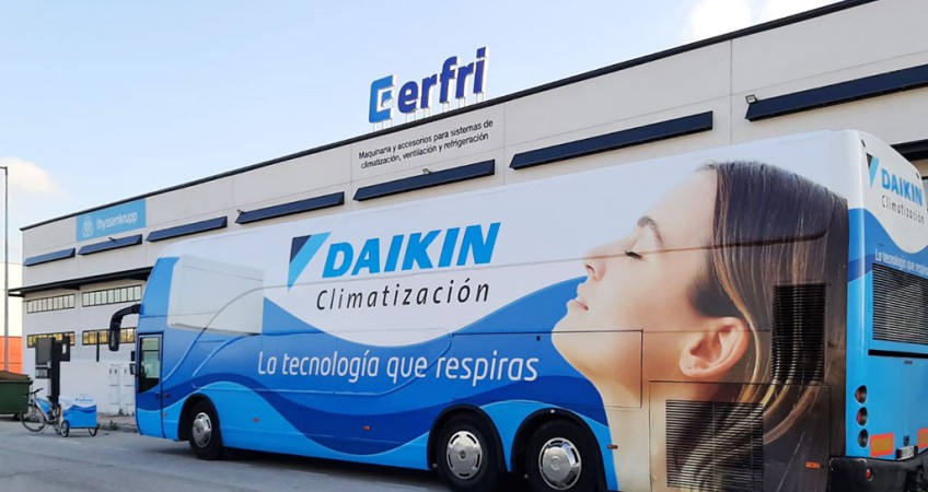 El autobús de Daikin visita las sedes de Erfri