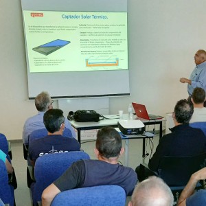 Buena acogida del curso de energía solar térmica de Quntec en Algeciras